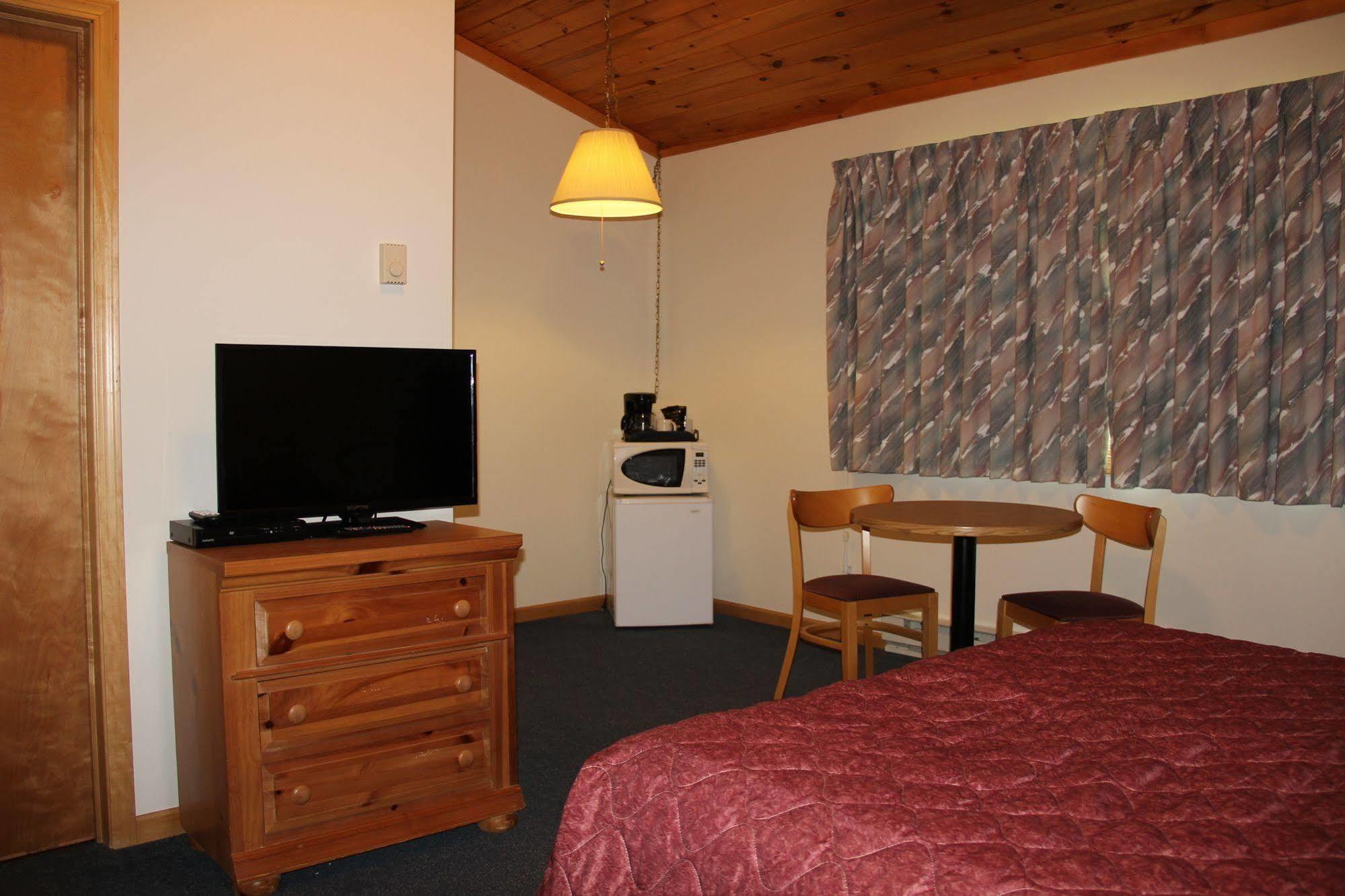 Superior Ridge Resort Motel Schroeder Exteriér fotografie