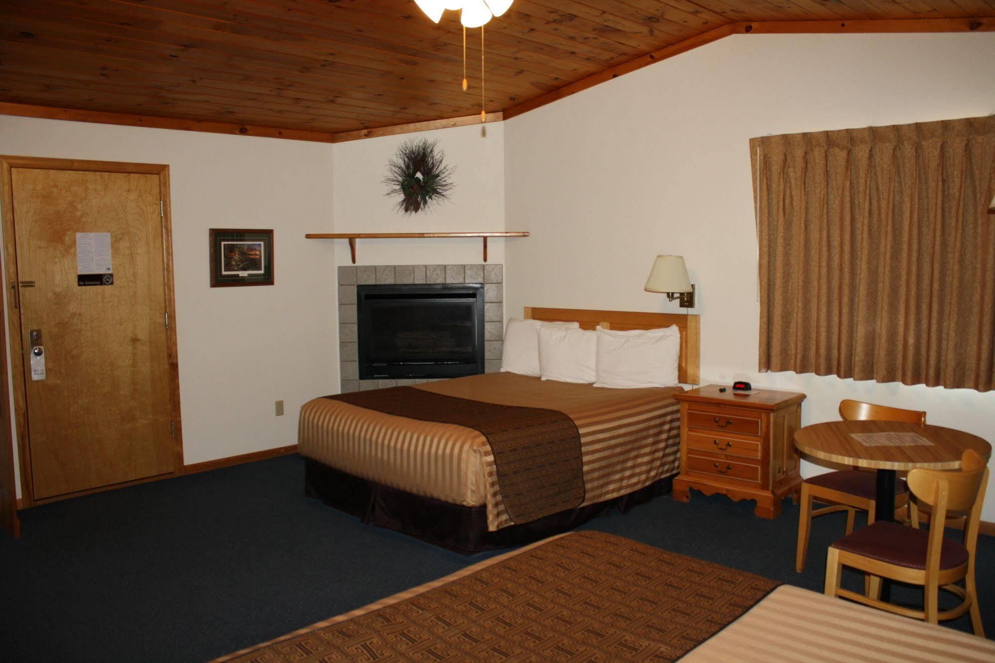 Superior Ridge Resort Motel Schroeder Exteriér fotografie