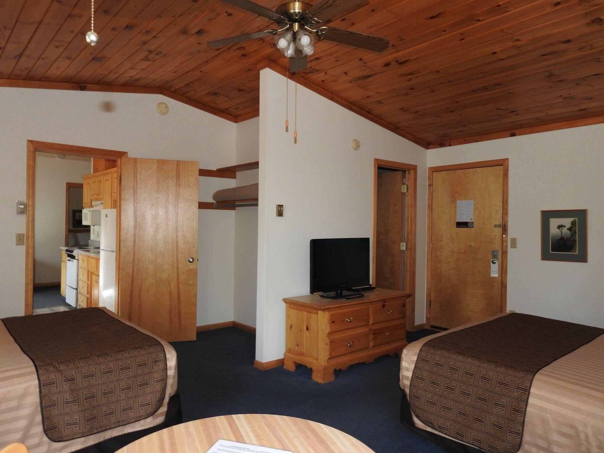 Superior Ridge Resort Motel Schroeder Exteriér fotografie